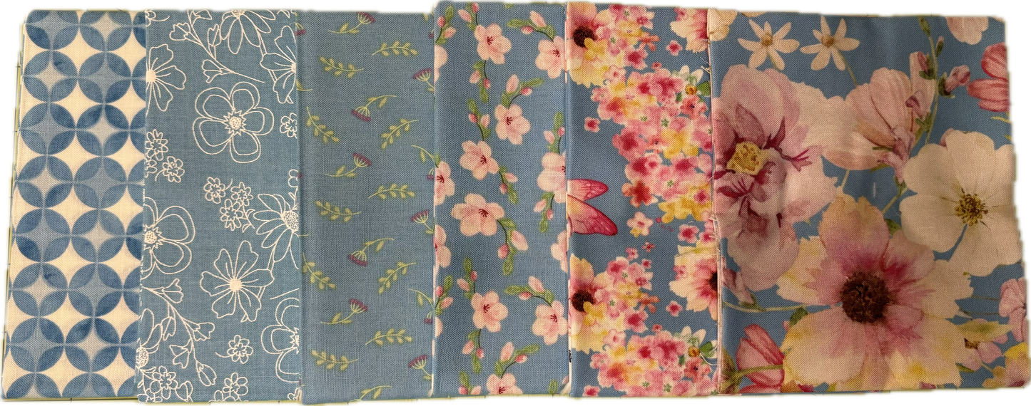 Blue Painted Petals Fat Quarter Bundle